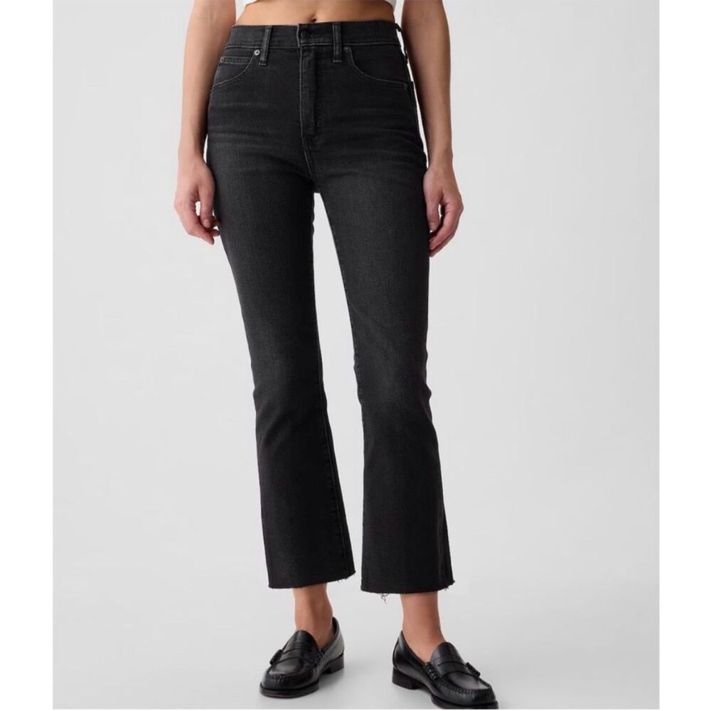 Gap kick fit high rise raw hem black wash jeans 4/27